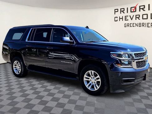 Used 2019 Chevrolet Suburban LS RWD image 2
