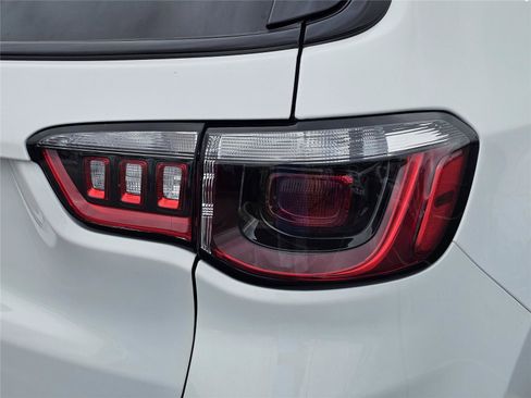New 2026 Jeep Compass Latitude AWD/4WD image 9