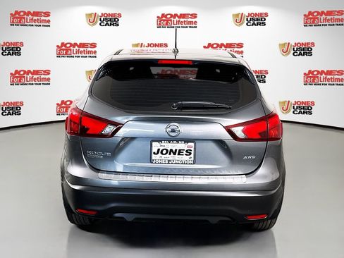 Used 2018 Nissan Rogue Sport S w/ S Appearance Package AWD/4WD image 13