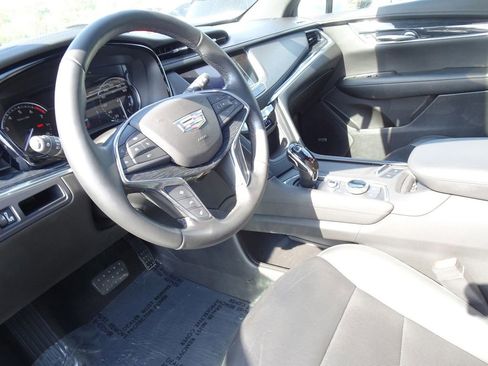 Used 2020 Cadillac XT5 Premium Luxury FWD image 13