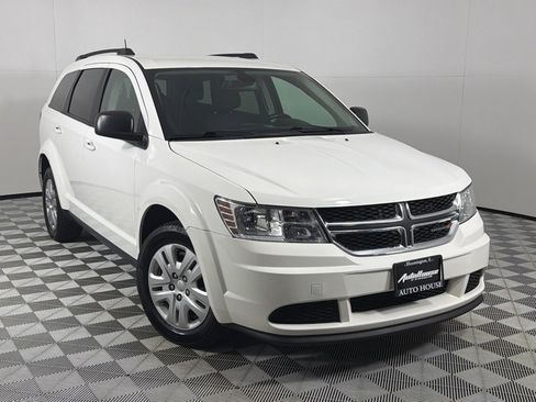 Used 2020 Dodge Journey SE w/ SE Popular Equipment Group image 2