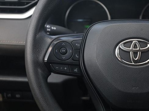 Used 2022 Toyota RAV4 LE AWD/4WD image 8