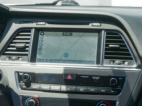 Used 2017 Hyundai Sonata Limited w/ Tech Package 03 FWD image 13