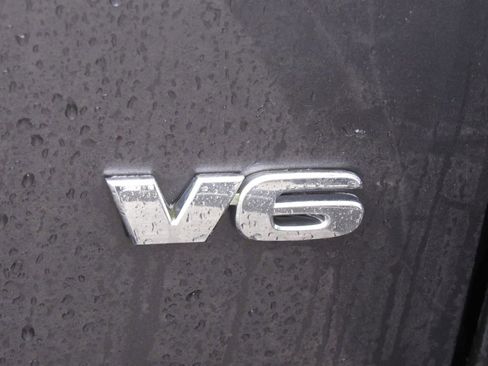 Used 2018 Toyota Tacoma TRD Off-Road image 10