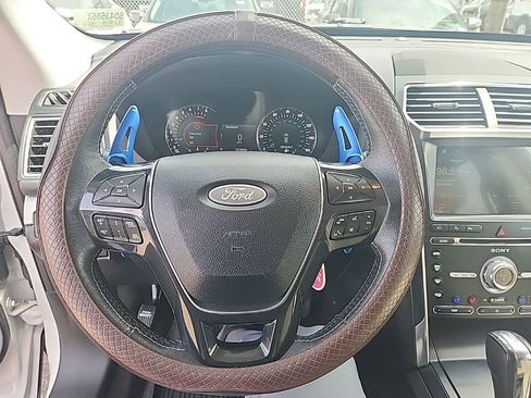 Used 2017 Ford Explorer Platinum AWD/4WD image 21