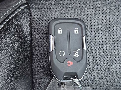 Used 2024 GMC Terrain SLT image 34