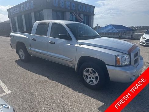 Used 2006 Dodge Dakota SLT w/ Sport Appearance Group image 3