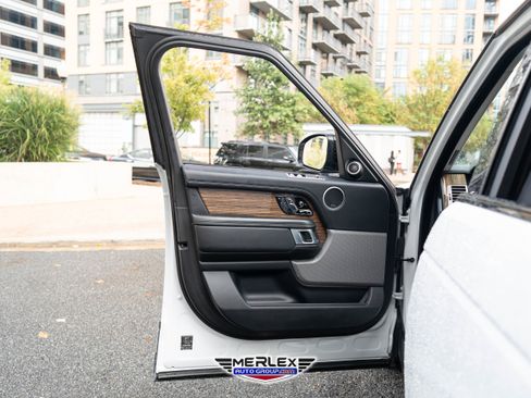 Used 2018 Land Rover Range Rover Long Wheelbase Supercharged image 39