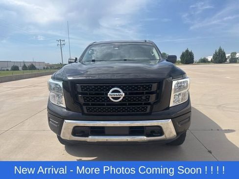 Used 2021 Nissan Titan SV w/ SV Convenience Package AWD/4WD image 2