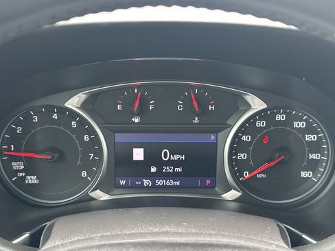 Used 2022 Chevrolet Equinox Premier FWD image 23