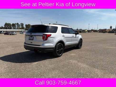 Used 2019 Ford Explorer XLT w/ Equipment Group 202A FWD image 5