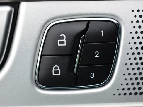Used 2024 Ford Explorer Limited w/ Limited Technology Package AWD/4WD image 14