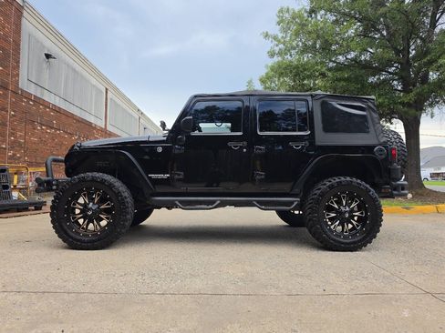 Used 2013 Jeep Wrangler Unlimited Sport AWD/4WD image 5