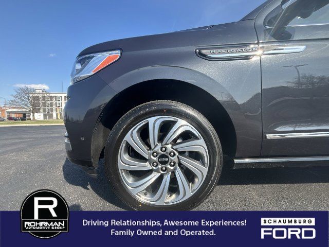 Used 2023 Lincoln Navigator L Reserve AWD/4WD image 12