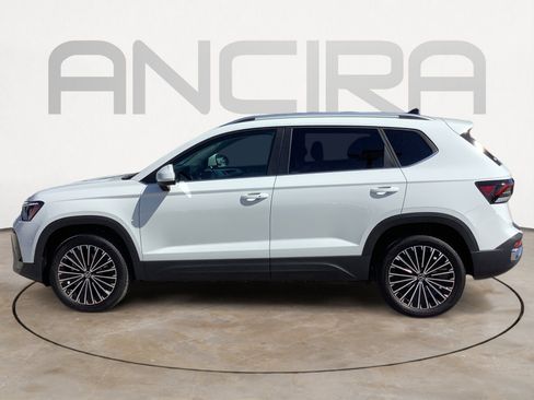 New 2026 Volkswagen Taos SE image 5