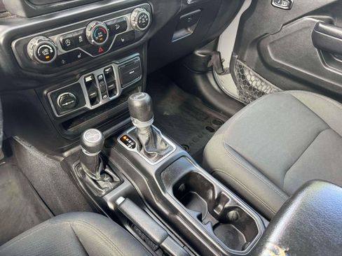 Used 2018 Jeep Wrangler Unlimited Sport S AWD/4WD image 31