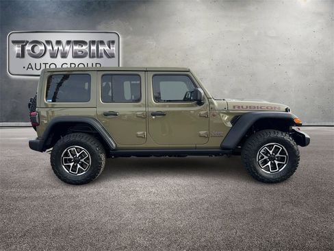 Used 2025 Jeep Wrangler Unlimited Rubicon image 3