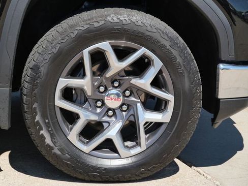 Used 2024 GMC Sierra 1500 SLT w/ SLT Premium Package AWD/4WD image 9