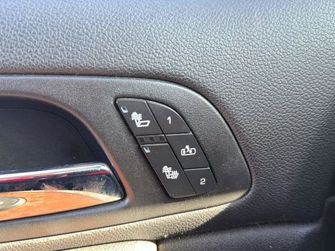 Used 2008 GMC Yukon XL SLT w/ SLT Preferred Equipment Group image 15