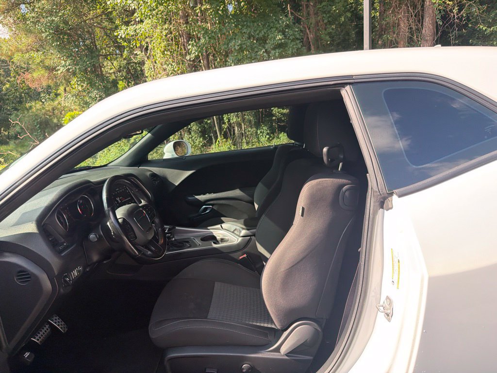 Used 2022 Dodge Challenger R/T Scat Pack w/ Driver Convenience Group RWD image 9