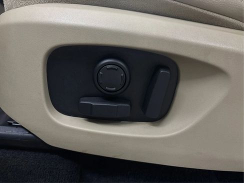 Used 2017 Land Rover Discovery Sport HSE image 25