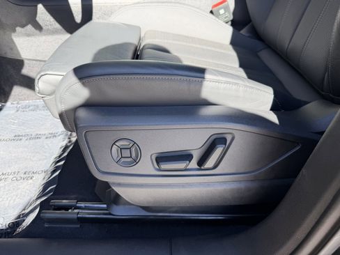 Used 2025 Audi Q5 Premium Plus w/ Premium Plus image 28