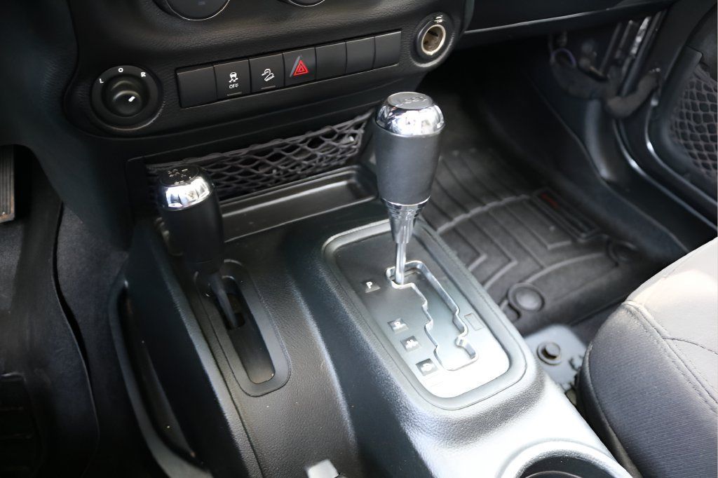 Used 2018 Jeep Wrangler Unlimited Sport S AWD/4WD image 26