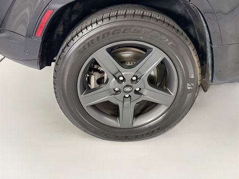Certified 2023 Land Rover Defender 110 X-Dynamic SE AWD/4WD image 31