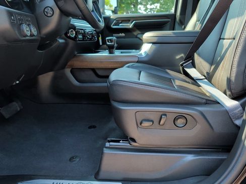 Used 2026 Chevrolet Silverado 1500 High Country w/ High Country Premium Package AWD/4WD image 23