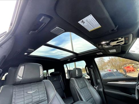 Used 2025 Cadillac Escalade ESV Sport Platinum w/ LPO, Floor Liner Package image 28