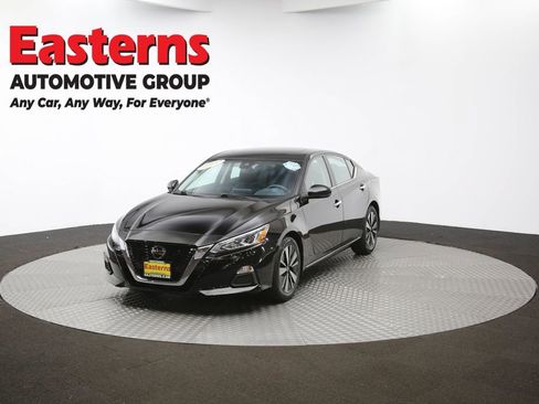 Used 2021 Nissan Altima 2.5 SV w/ SV Premium Package image 52