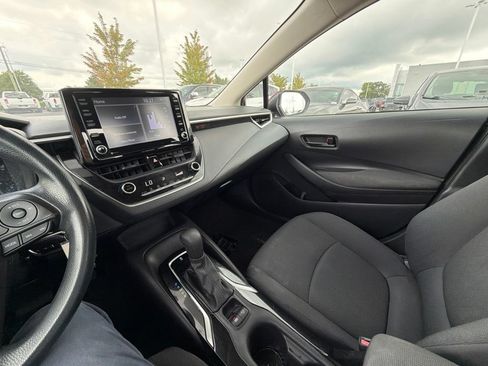 Used 2022 Toyota Corolla LE FWD image 17