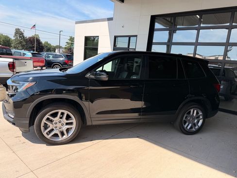 Used 2024 Honda Passport EX-L image 4