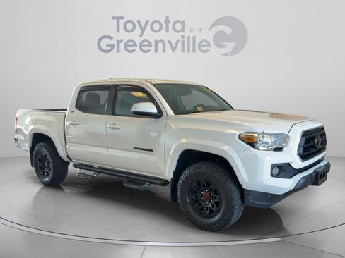 Used 2022 Toyota Tacoma SR5 RWD image 8