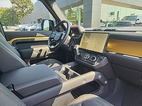 New 2026 Land Rover Defender 110 AWD/4WD image 20