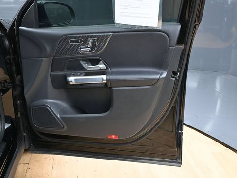 Used 2024 Mercedes-Benz GLB 250 image 42