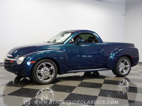 Used 2005 Chevrolet SSR w/ Preferred Equipment Group RWD image 7
