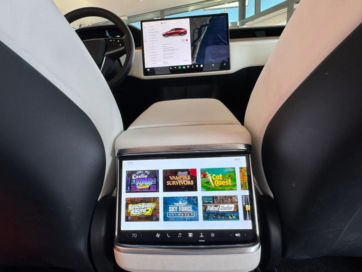 Used 2023 Tesla Model X AWD/4WD image 38