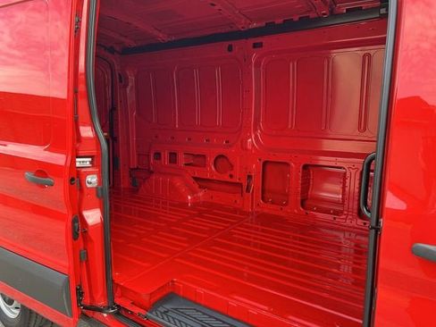 Used 2023 Ford Transit 250 Medium Roof image 24