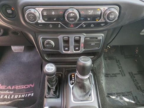 Used 2021 Jeep Wrangler Sport AWD/4WD image 18