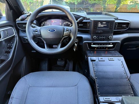 Used 2022 Ford Explorer 4WD Police Interceptor image 4