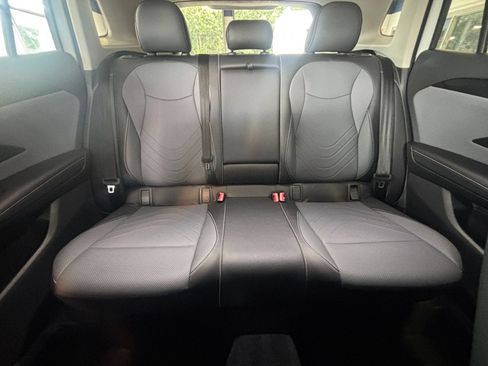 Used 2026 Volkswagen Tiguan SE AWD/4WD image 39
