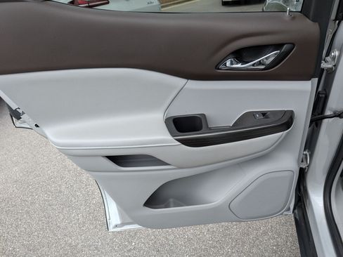 Used 2019 GMC Acadia SLT FWD image 29