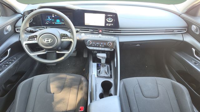 Used 2024 Hyundai Elantra SEL FWD image 7