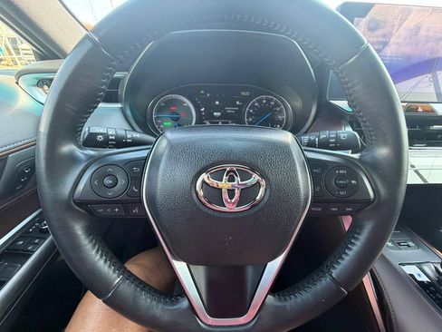 Used 2024 Toyota Venza XLE AWD/4WD image 14