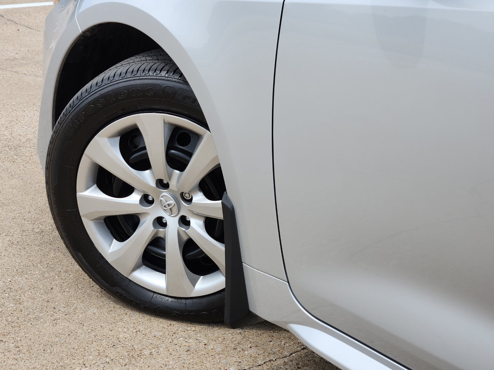 Used 2026 Toyota Corolla LE FWD image 17