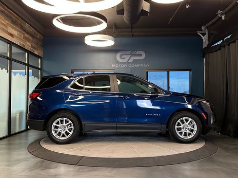 Used 2022 Chevrolet Equinox LT FWD image 2