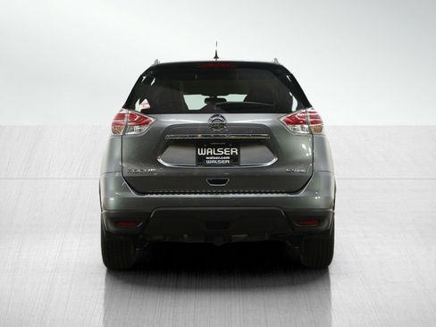 Used 2016 Nissan Rogue SV AWD/4WD image 4