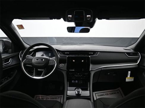 New 2025 Jeep Grand Cherokee Laredo image 25