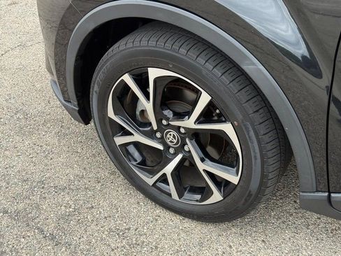 Used 2021 Toyota C-HR XLE FWD image 10